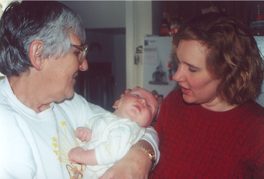 april_omamom.JPG (105244 bytes)